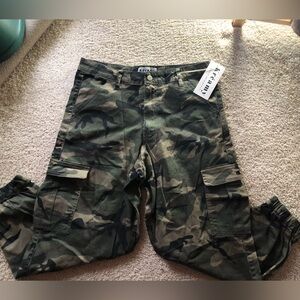 NWT Kreamy Camouflage Cargo Pants Jogger Pockets Swag Y2K High Rise Size L